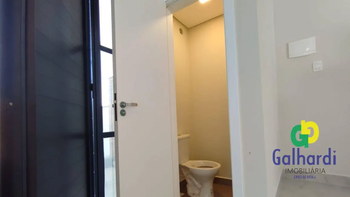 Foto 7 de Sobrado com 3 quartos à venda, 180m2 em Itapoa - SC