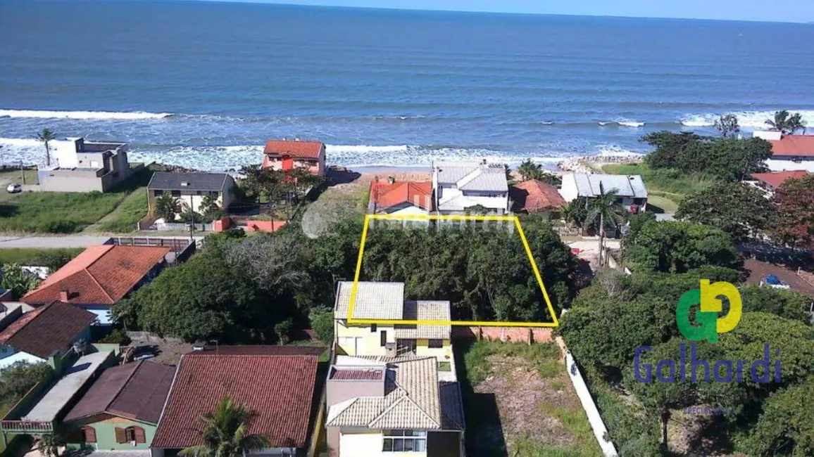 Foto 1 de Terreno / Lote à venda, 720m2 em Itapoa - SC