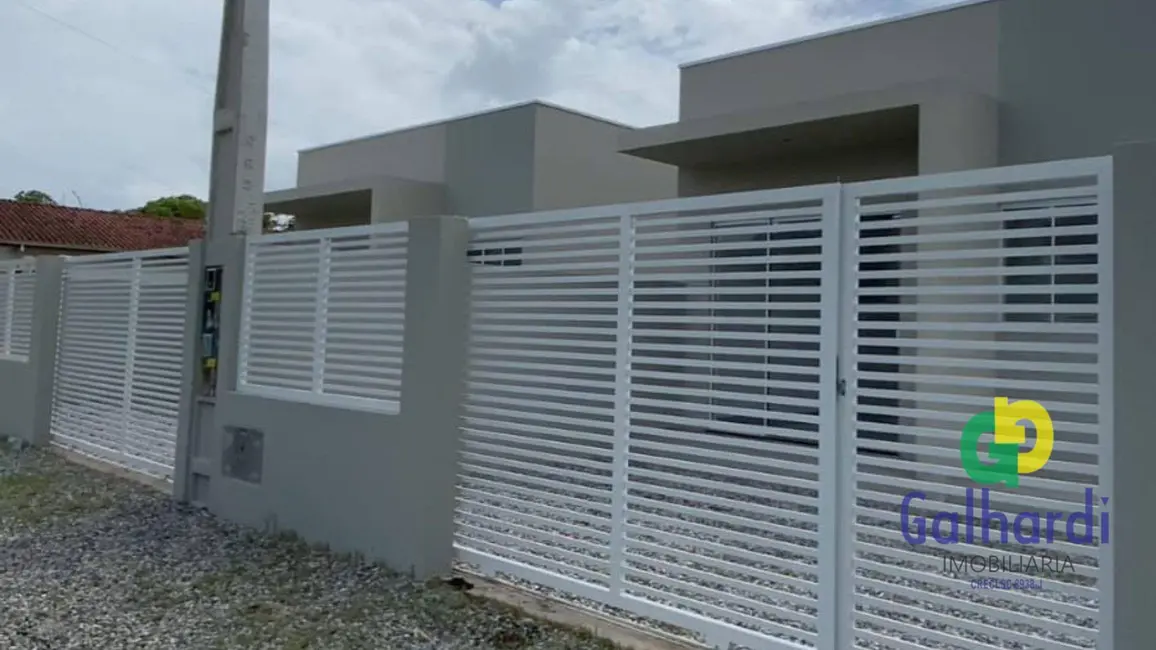 Foto 1 de Casa com 2 quartos à venda, 128m2 em Itapoa - SC