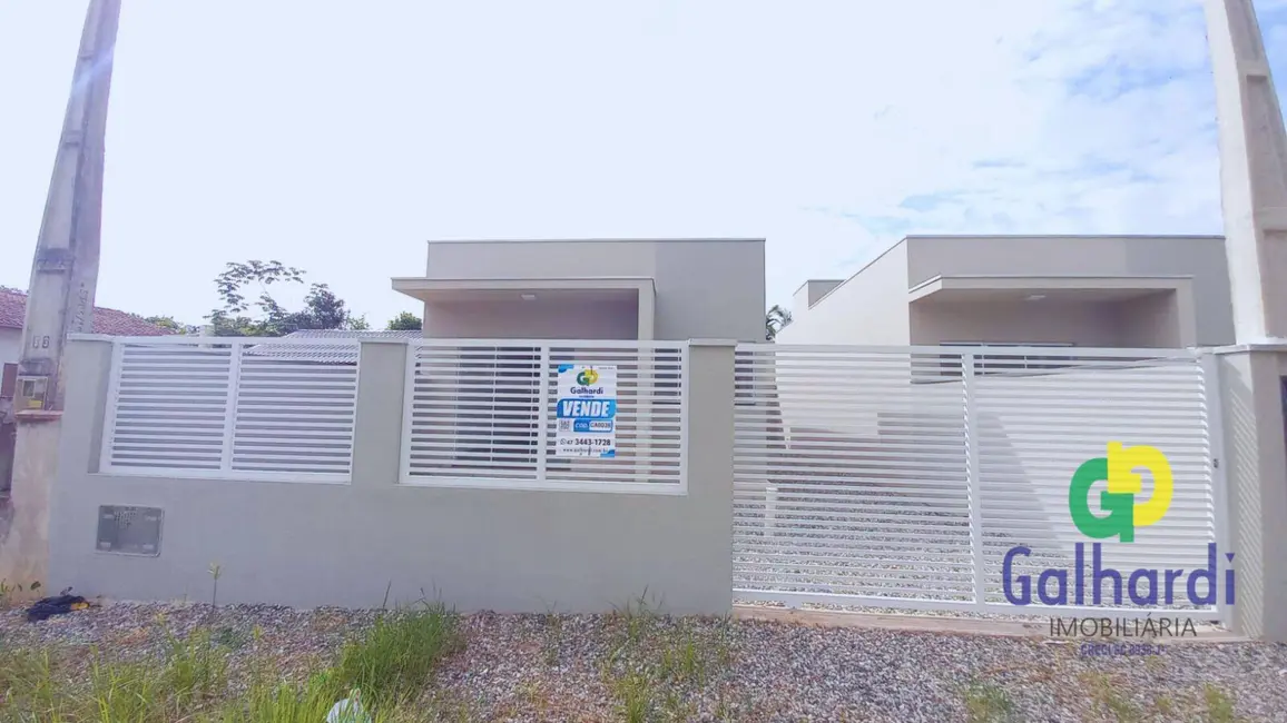 Foto 1 de Casa com 2 quartos à venda, 128m2 em Itapoa - SC
