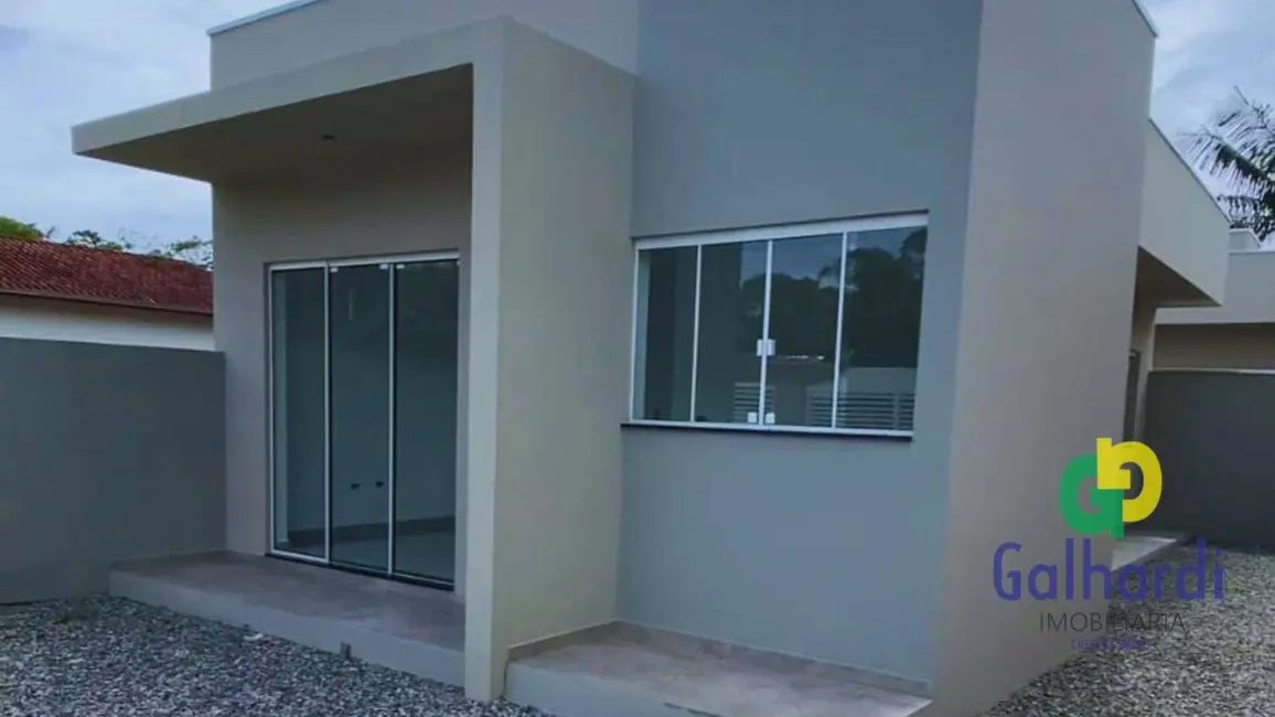 Foto 2 de Casa com 2 quartos à venda, 128m2 em Itapoa - SC
