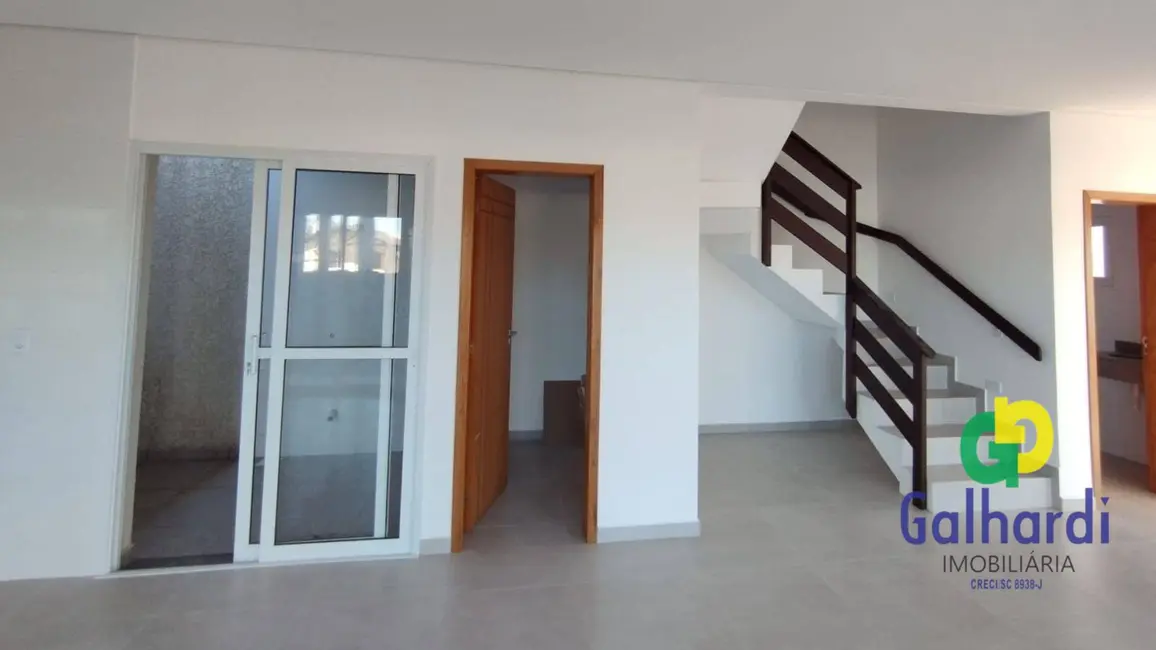 Foto 8 de Sobrado com 3 quartos à venda, 360m2 em Itapoa - SC