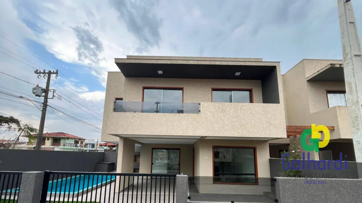 Sobrado com 3 quartos à venda, 360m2 em Itapoa - SC - imagem 2 Foto 2 de Sobrado com 3 quartos à venda, 360m2 em Itapoa - SC