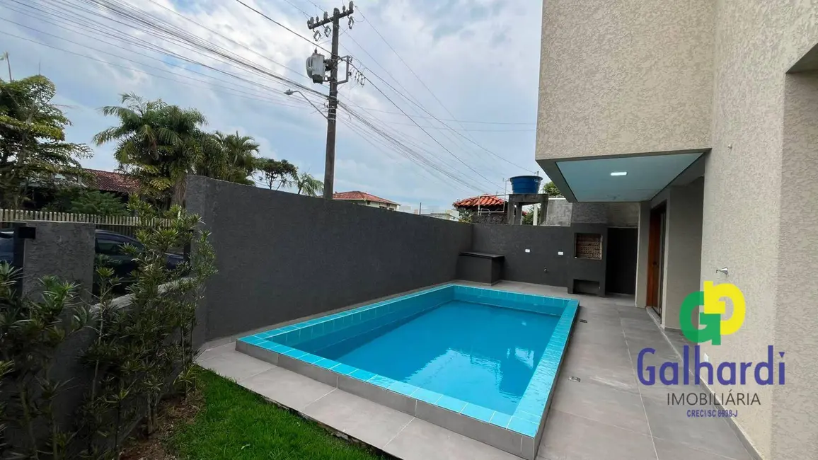 Sobrado com 3 quartos à venda, 360m2 em Itapoa - SC - imagem 6 Foto 6 de Sobrado com 3 quartos à venda, 360m2 em Itapoa - SC