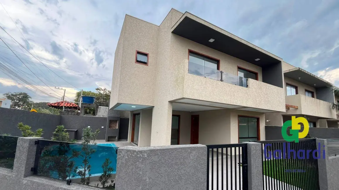 Sobrado com 3 quartos à venda, 360m2 em Itapoa - SC - imagem 3 Foto 3 de Sobrado com 3 quartos à venda, 360m2 em Itapoa - SC