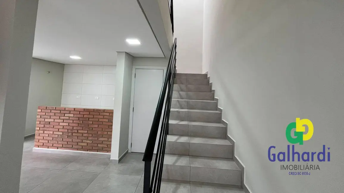 Sobrado com 3 quartos à venda, 360m2 em Itapoa - SC - imagem 9 Foto 9 de Sobrado com 3 quartos à venda, 360m2 em Itapoa - SC