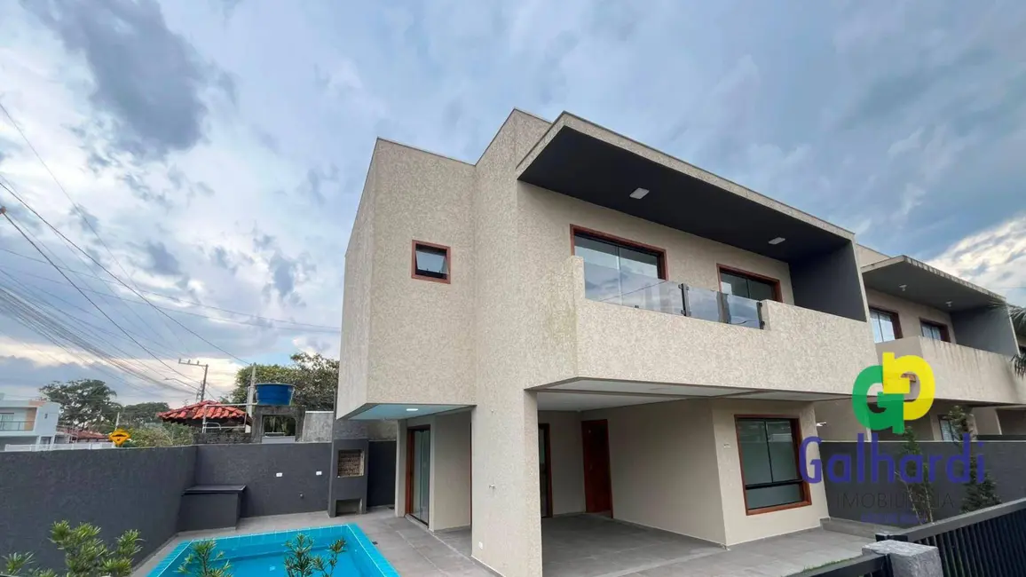 Sobrado com 3 quartos à venda, 360m2 em Itapoa - SC - imagem 1 Foto 1 de Sobrado com 3 quartos à venda, 360m2 em Itapoa - SC