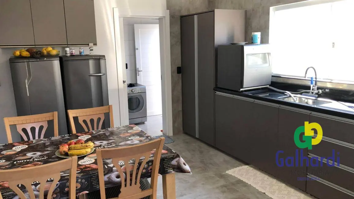 Sobrado com 3 quartos à venda, 312m2 em Itapoa - SC - imagem 5 Foto 5 de Sobrado com 3 quartos à venda, 312m2 em Itapoa - SC