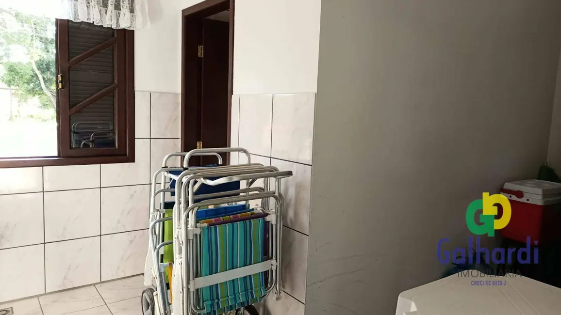 Foto 7 de Casa com 3 quartos à venda, 177m2 em Itapoa - SC