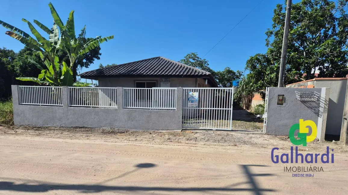 Foto 1 de Casa à venda, 360m2 em Itapoa - SC