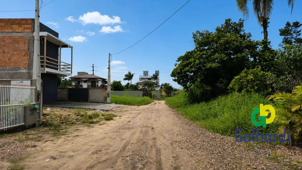 Foto 2 de Terreno / Lote à venda, 360m2 em Itapoa - SC