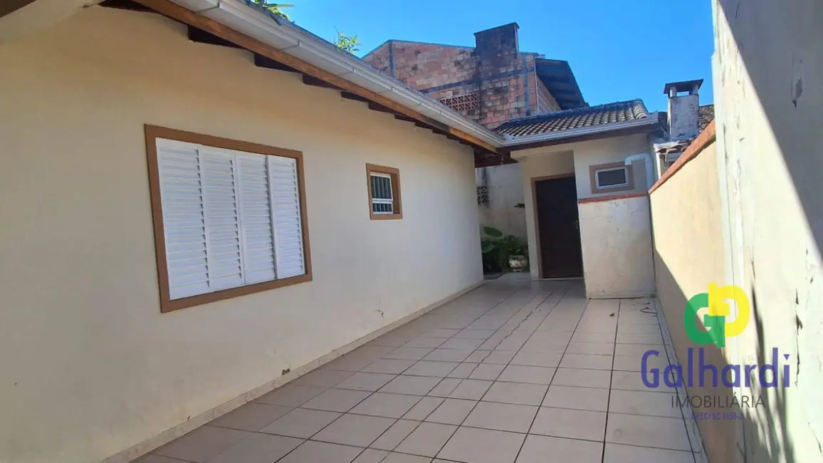 Foto 5 de Casa com 4 quartos à venda, 360m2 em Itapoa - SC
