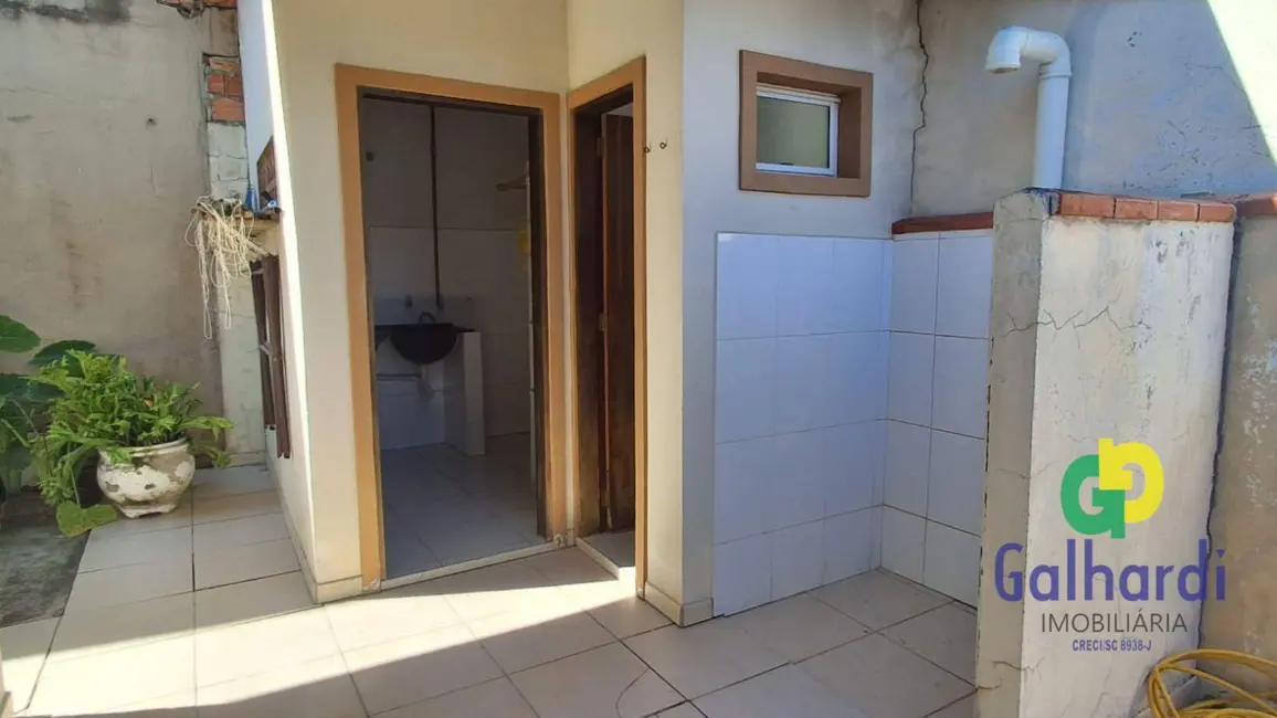 Foto 4 de Casa com 4 quartos à venda, 360m2 em Itapoa - SC