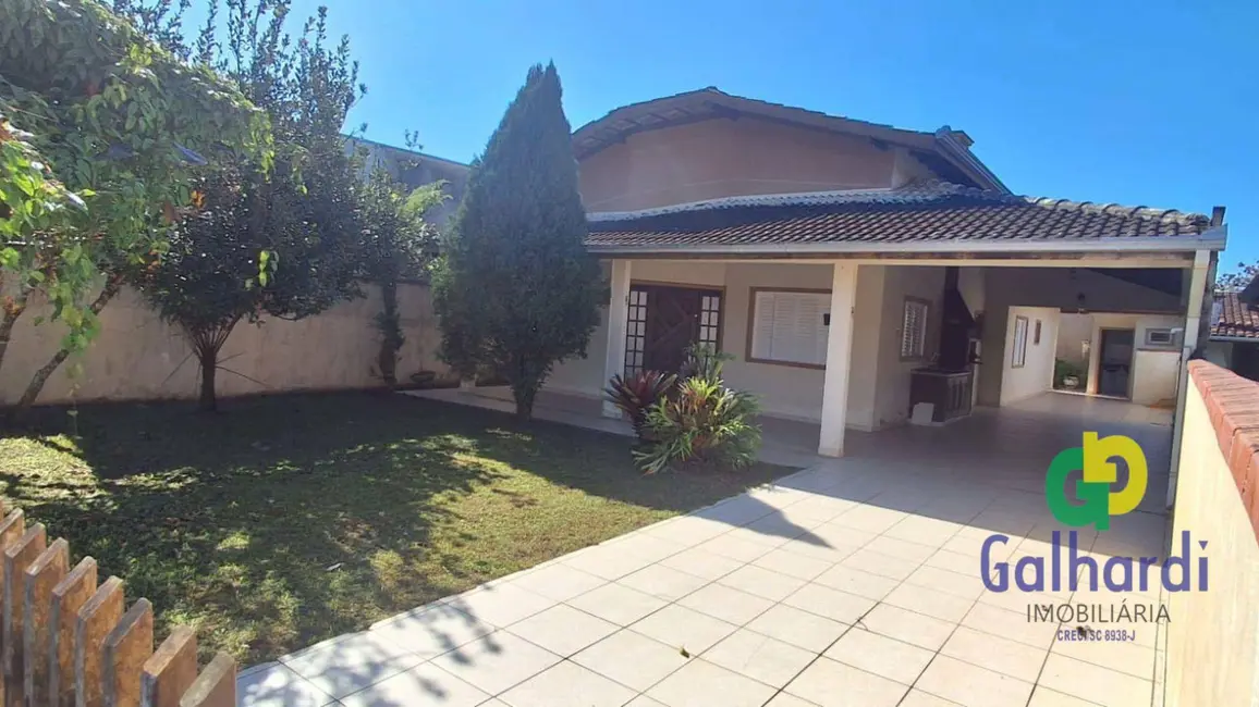 Foto 3 de Casa com 4 quartos à venda, 360m2 em Itapoa - SC