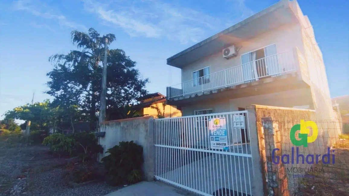 Foto 2 de Sobrado com 3 quartos à venda, 192m2 em Itapoa - SC