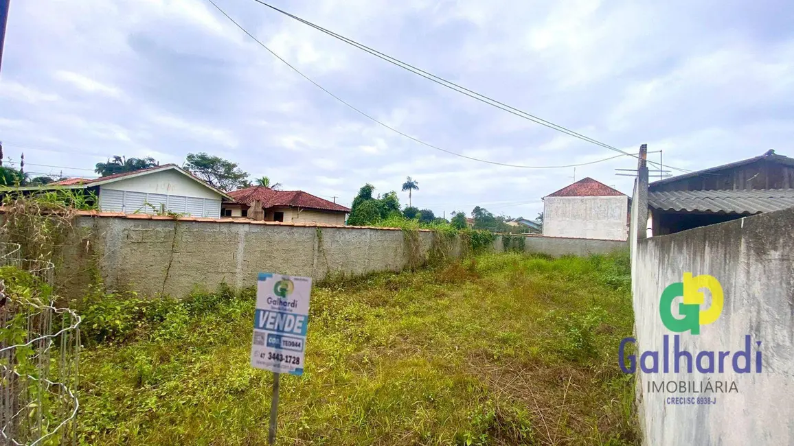 Foto 2 de Terreno / Lote à venda, 168m2 em Itapoa - SC