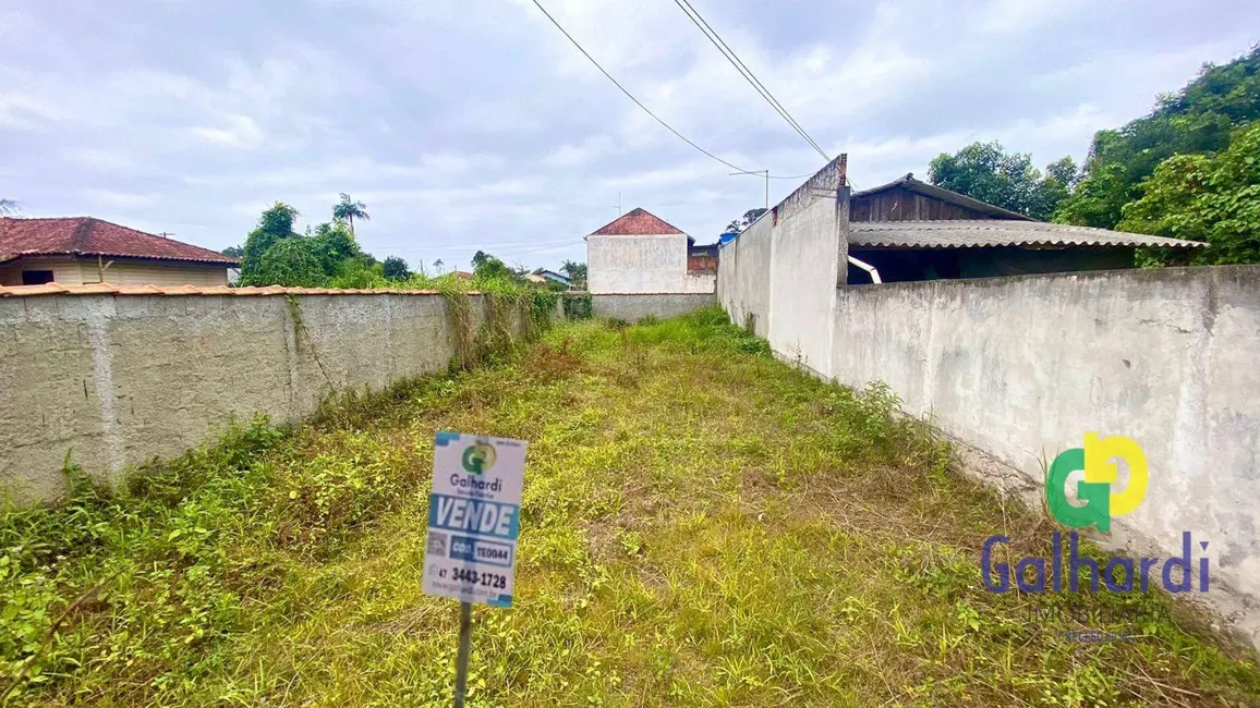 Foto 1 de Terreno / Lote à venda, 168m2 em Itapoa - SC