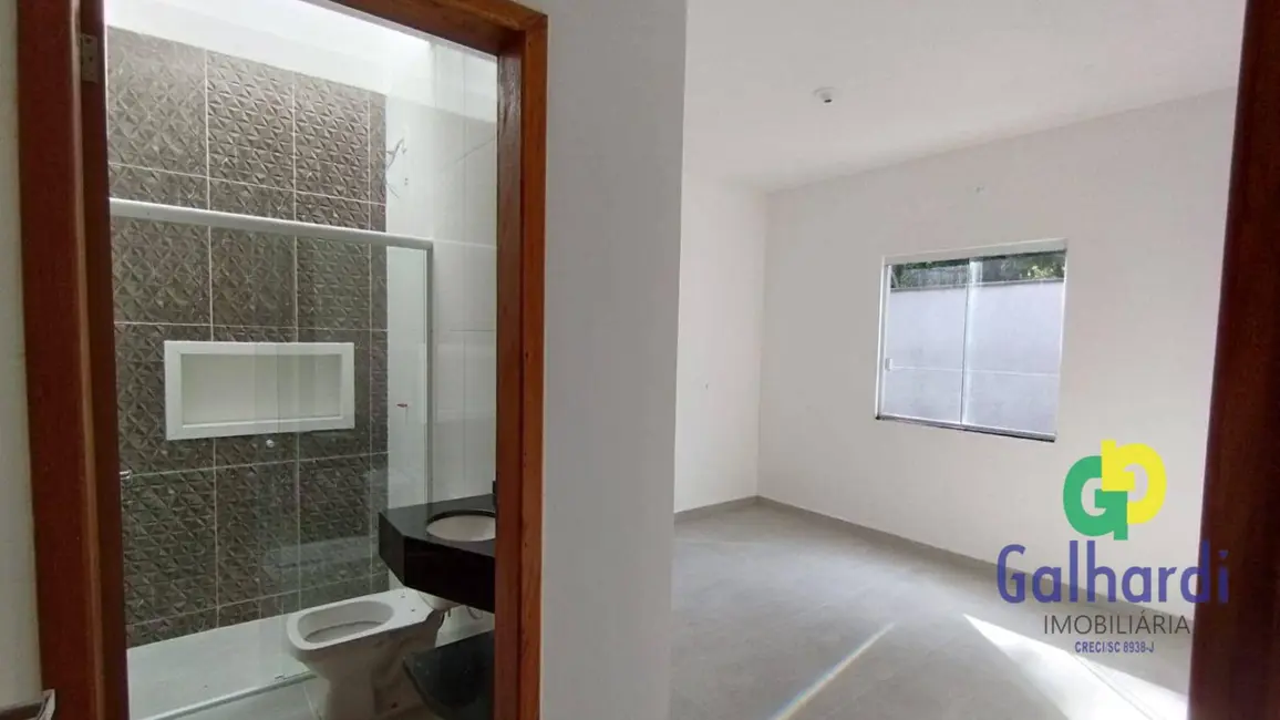 Foto 8 de Casa com 2 quartos à venda, 105m2 em Itapoa - SC