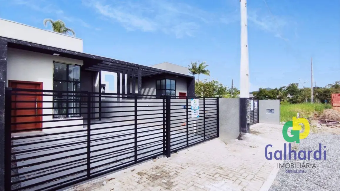 Foto 2 de Casa com 3 quartos à venda, 192m2 em Itapoa - SC