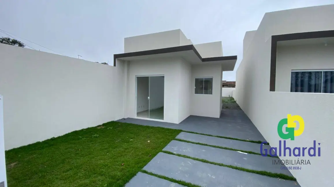 Foto 1 de Casa com 2 quartos à venda, 180m2 em Itapoa - SC