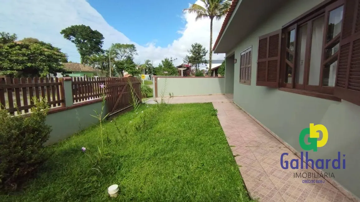 Foto 6 de Casa com 3 quartos à venda, 360m2 em Itapoa - SC