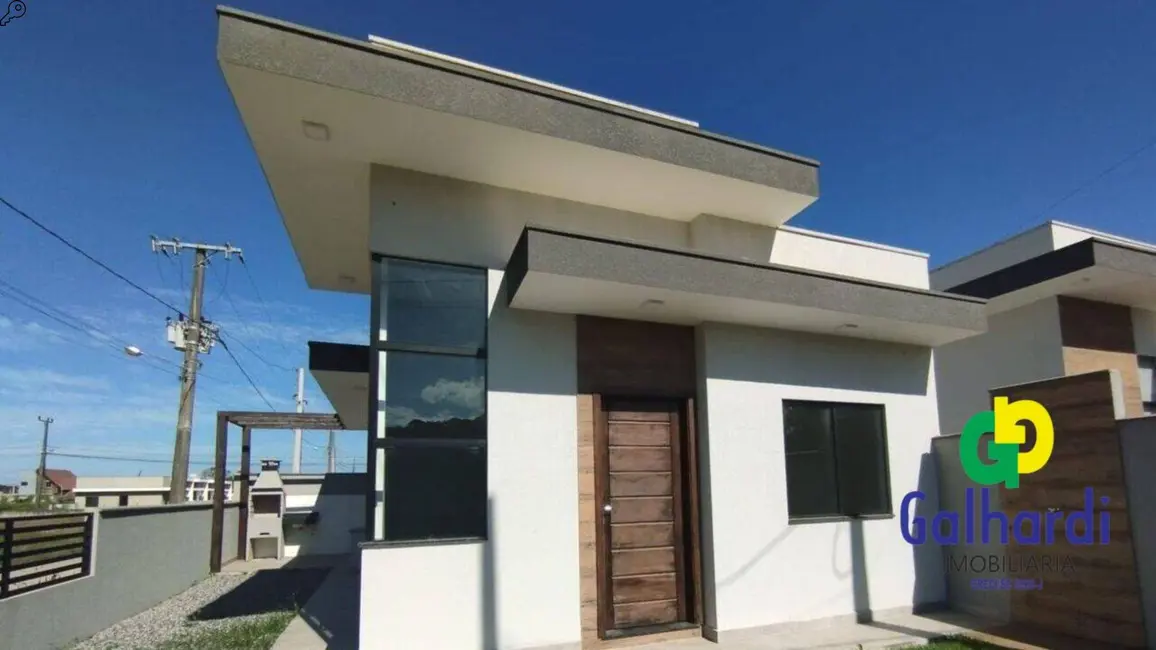 Foto 1 de Casa com 2 quartos à venda, 135m2 em Itapoa - SC