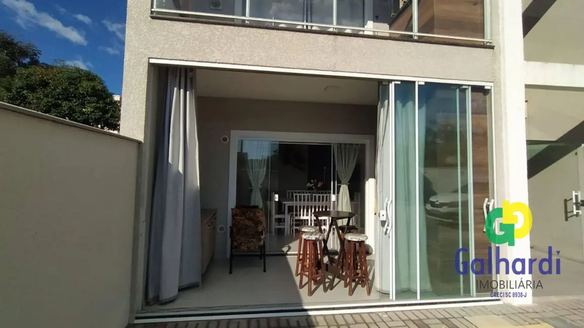 Foto 2 de Apartamento com 2 quartos à venda, 73m2 em Itapoa - SC