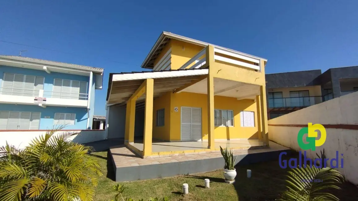 Foto 3 de Sobrado com 3 quartos à venda, 360m2 em Itapoa - SC