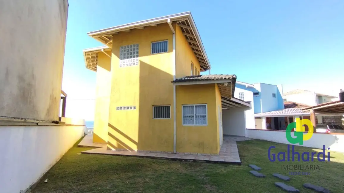 Foto 9 de Sobrado com 3 quartos à venda, 360m2 em Itapoa - SC