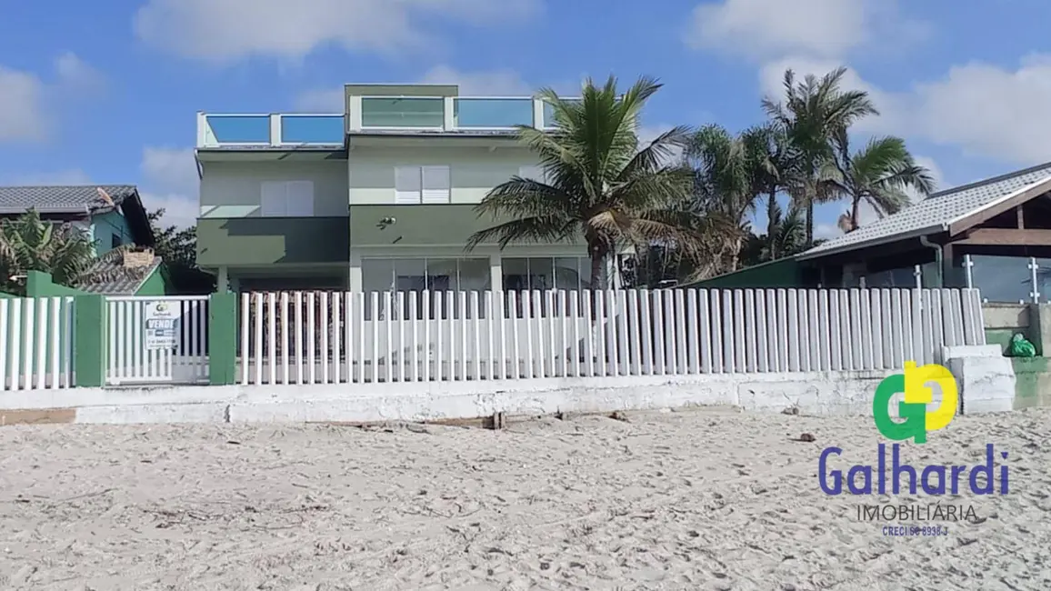 Foto 1 de Sobrado com 6 quartos à venda, 405m2 em Itapoa - SC