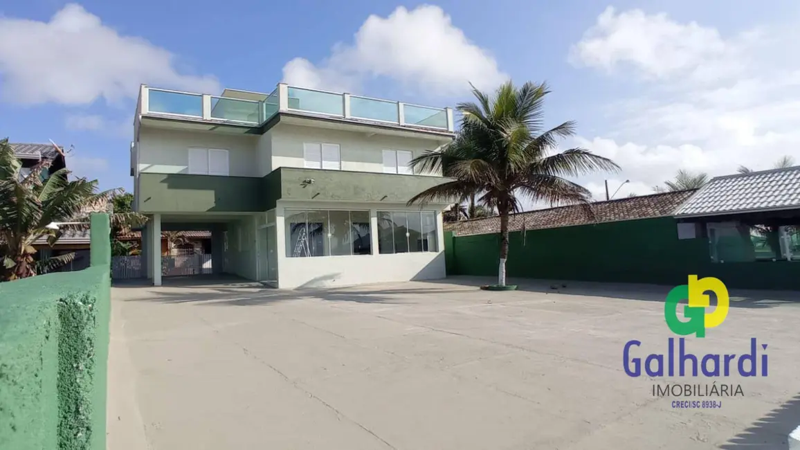 Foto 4 de Sobrado com 6 quartos à venda, 405m2 em Itapoa - SC