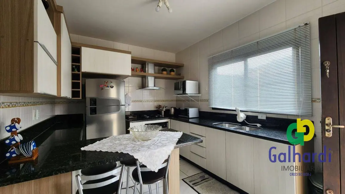 Foto 9 de Sobrado com 4 quartos à venda, 420m2 em Itapoa - SC