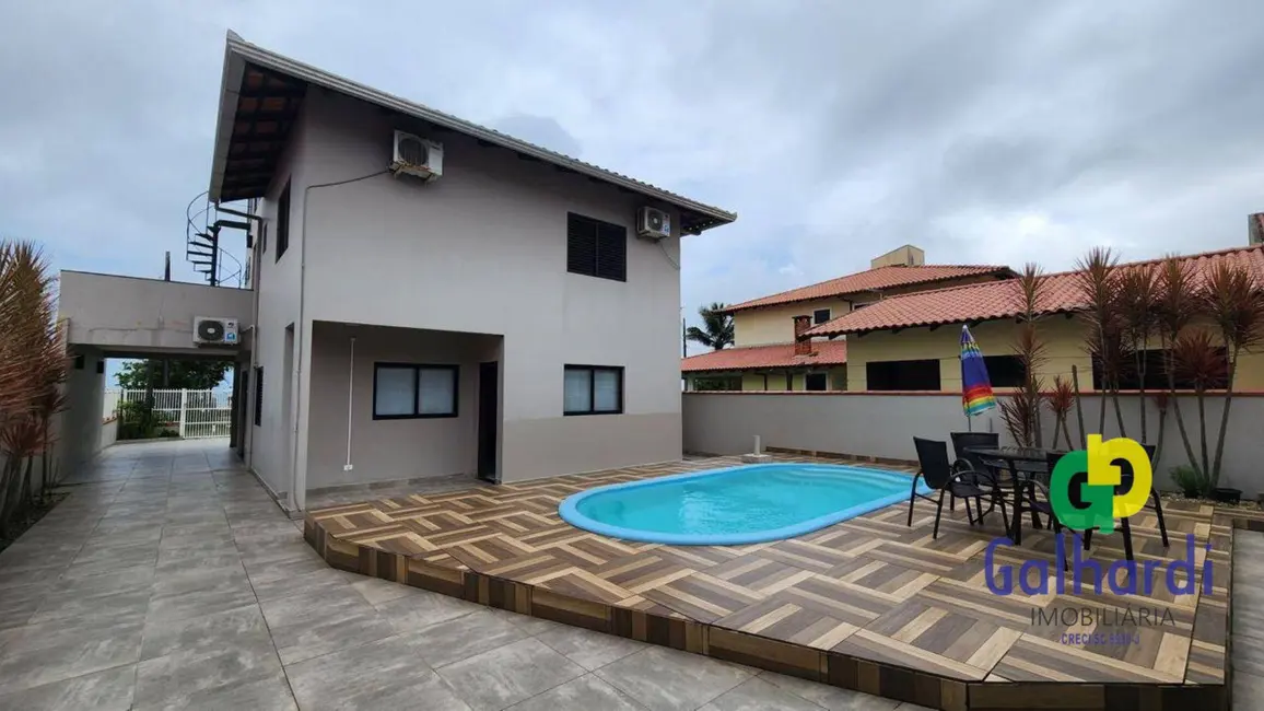 Foto 6 de Sobrado com 4 quartos à venda, 420m2 em Itapoa - SC
