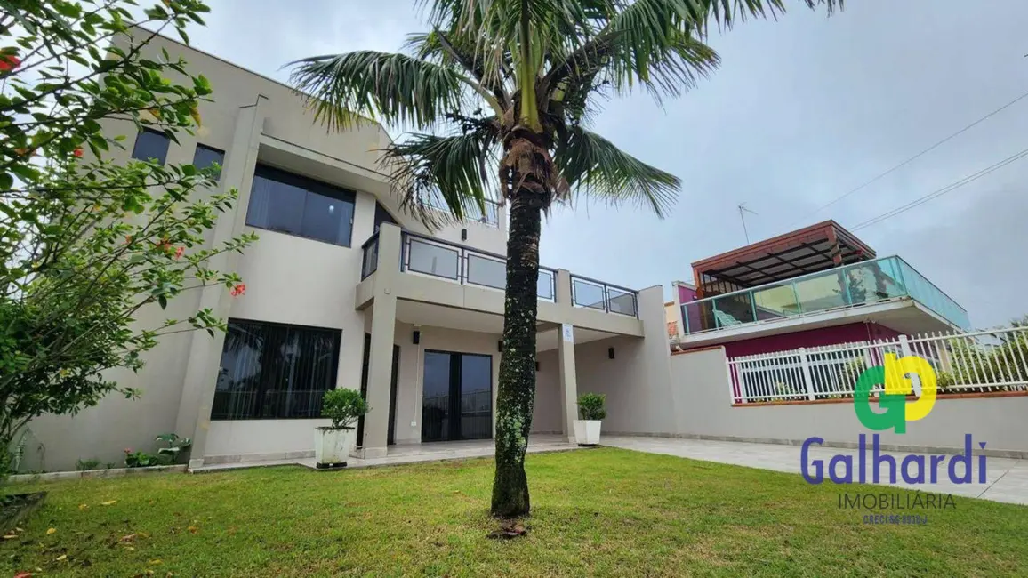 Foto 2 de Sobrado com 4 quartos à venda, 420m2 em Itapoa - SC