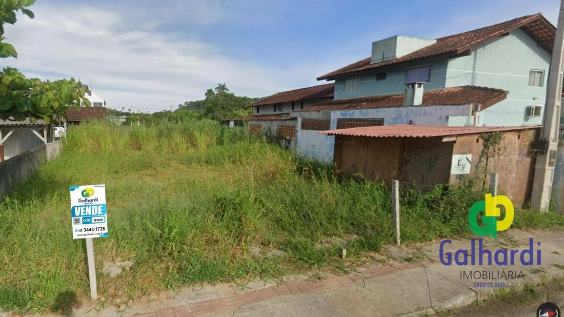 Foto 1 de Terreno / Lote à venda, 168m2 em Itapoa - SC