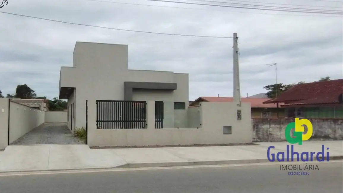 Foto 1 de Casa com 3 quartos à venda, 360m2 em Itapoa - SC