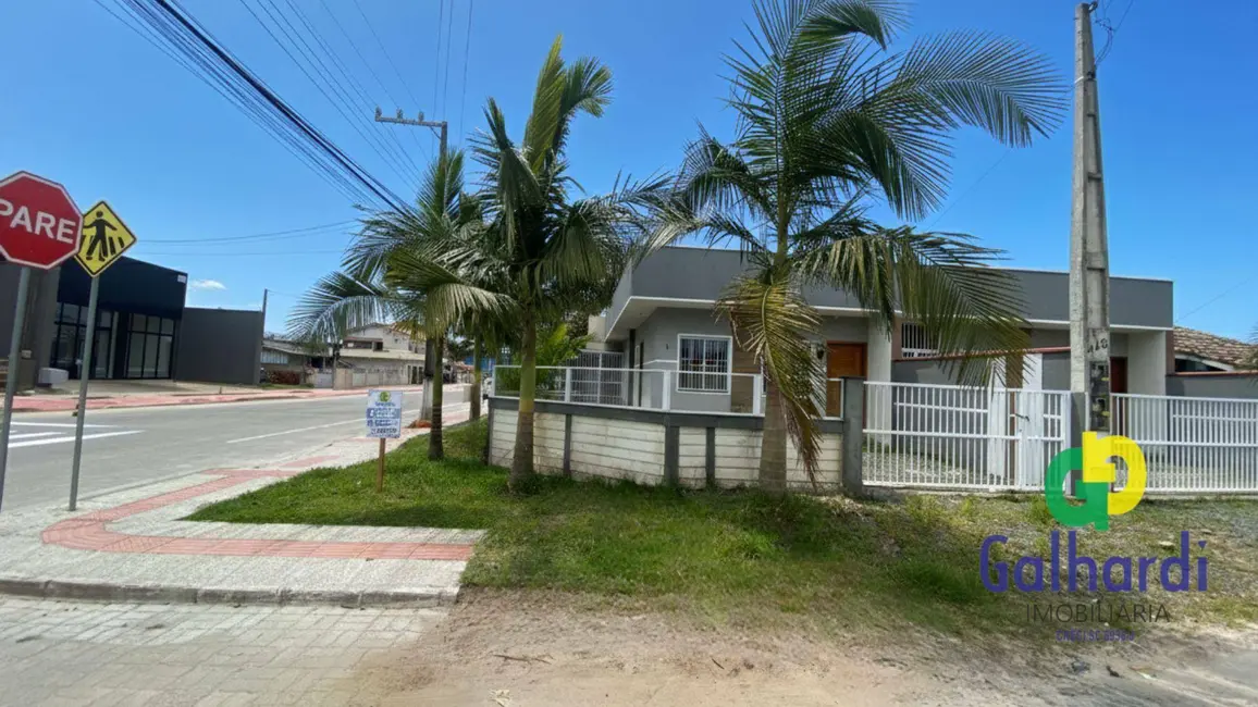 Foto 2 de Casa com 2 quartos à venda, 125m2 em Itapoa - SC