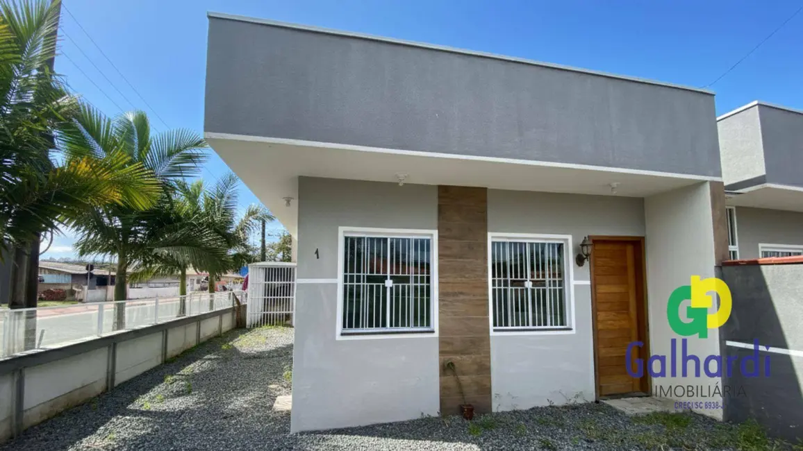 Foto 1 de Casa com 2 quartos à venda, 125m2 em Itapoa - SC
