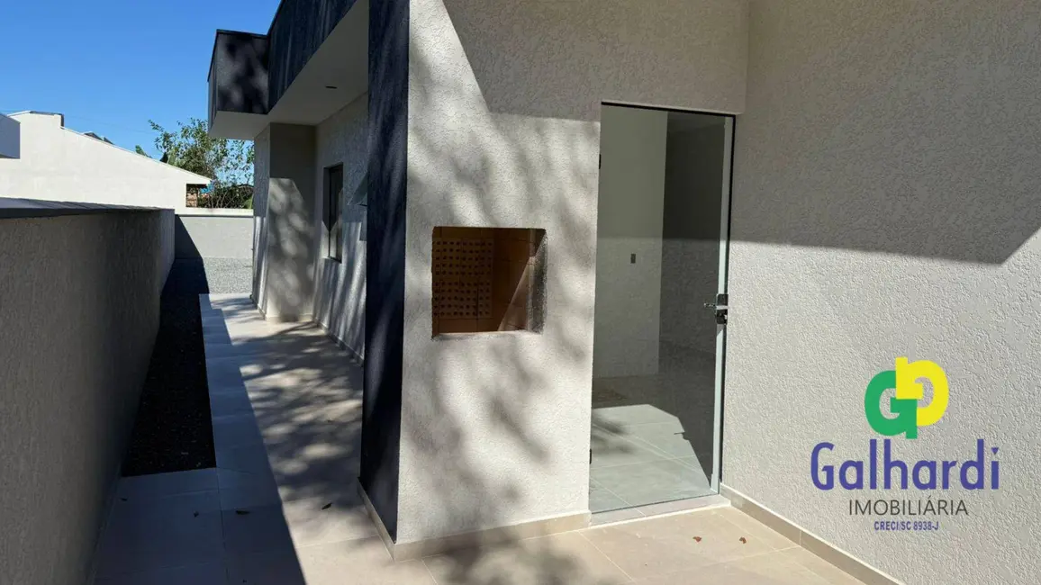 Foto 3 de Casa com 2 quartos à venda, 180m2 em Itapoa - SC