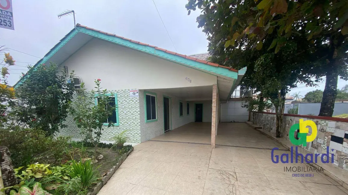 Sobrado com 7 quartos à venda, 450m2 em Itapoa - SC - imagem 3 Foto 3 de Sobrado com 7 quartos à venda, 450m2 em Itapoa - SC