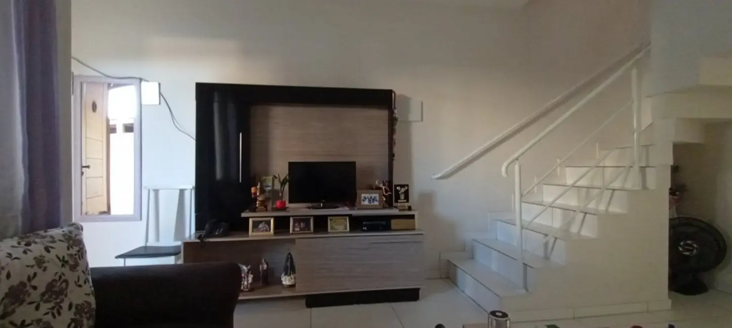 Foto 1 de Sobrado com 2 quartos à venda, 105m2 em Santa Regina, Camboriu - SC