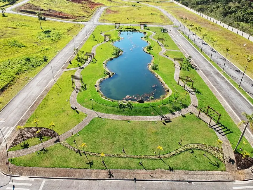 Foto 3 de Terreno / Lote à venda, 452m2 em Camboriu - SC