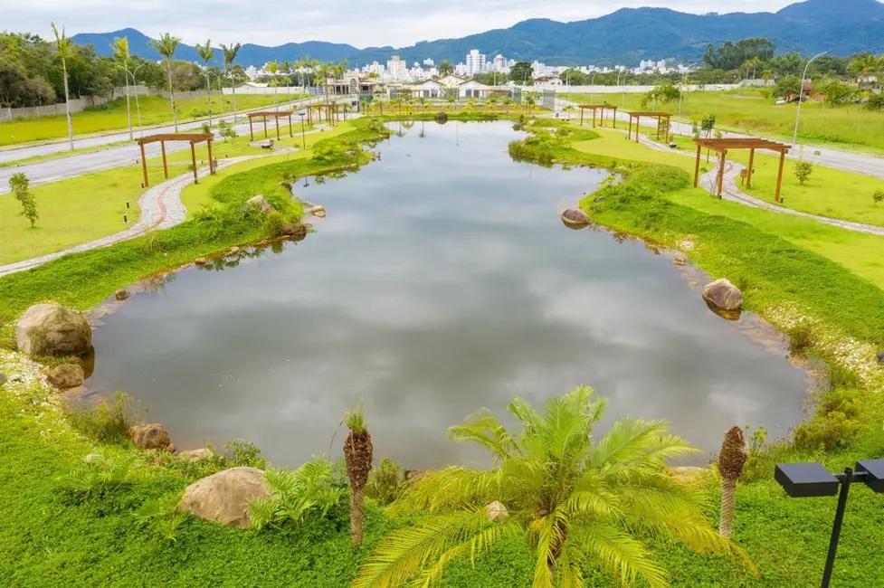 Foto 5 de Terreno / Lote à venda, 452m2 em Camboriu - SC