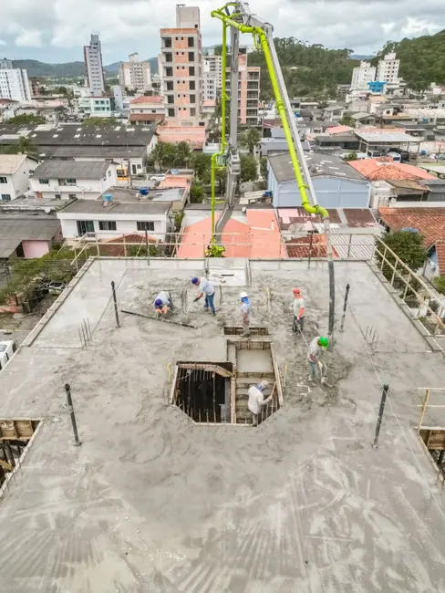 Foto 4 de Apartamento com 2 quartos à venda, 71m2 em Camboriu - SC