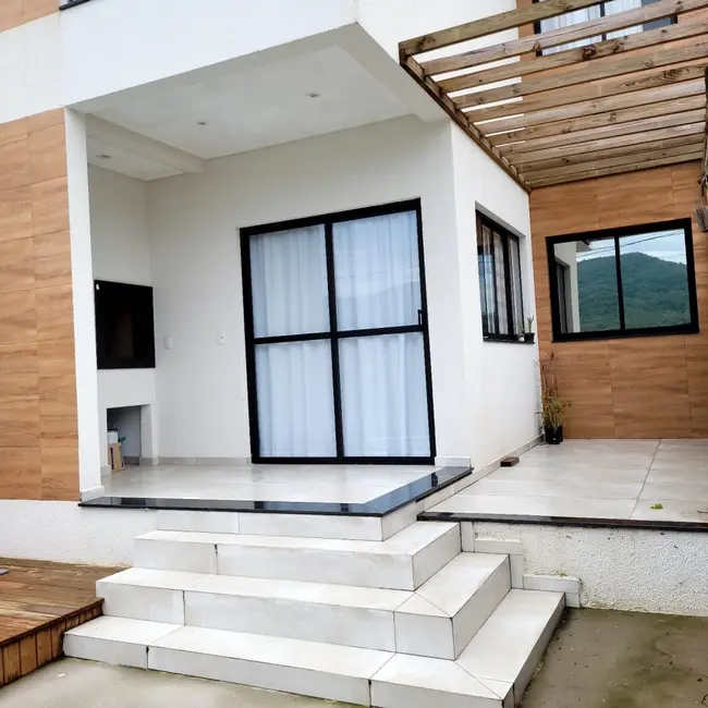 Foto 5 de Sobrado com 3 quartos à venda, 185m2 em Rio Pequeno, Camboriu - SC