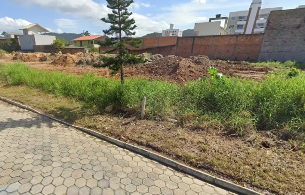 Foto 3 de Terreno / Lote à venda, 318m2 em Camboriu - SC