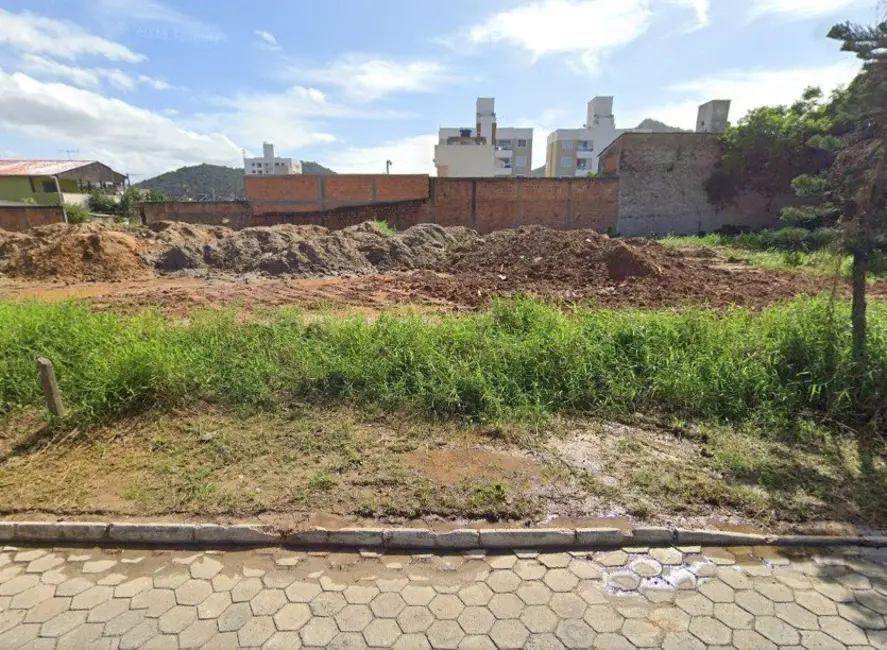 Foto 1 de Terreno / Lote à venda, 318m2 em Camboriu - SC