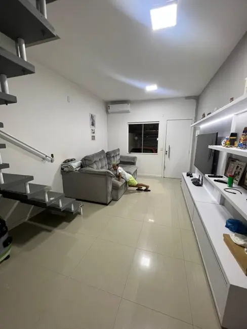 Foto 8 de Sobrado com 2 quartos à venda, 105m2 em Rio Pequeno, Camboriu - SC