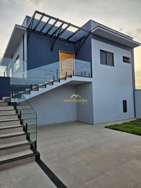 Foto 1 de Casa com 3 quartos à venda, 250m2 em Espirito Santo Do Pinhal - SP