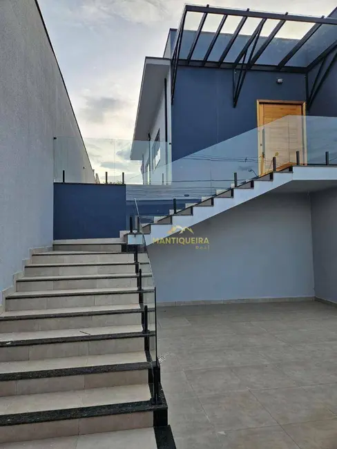 Foto 2 de Casa com 3 quartos à venda, 250m2 em Espirito Santo Do Pinhal - SP